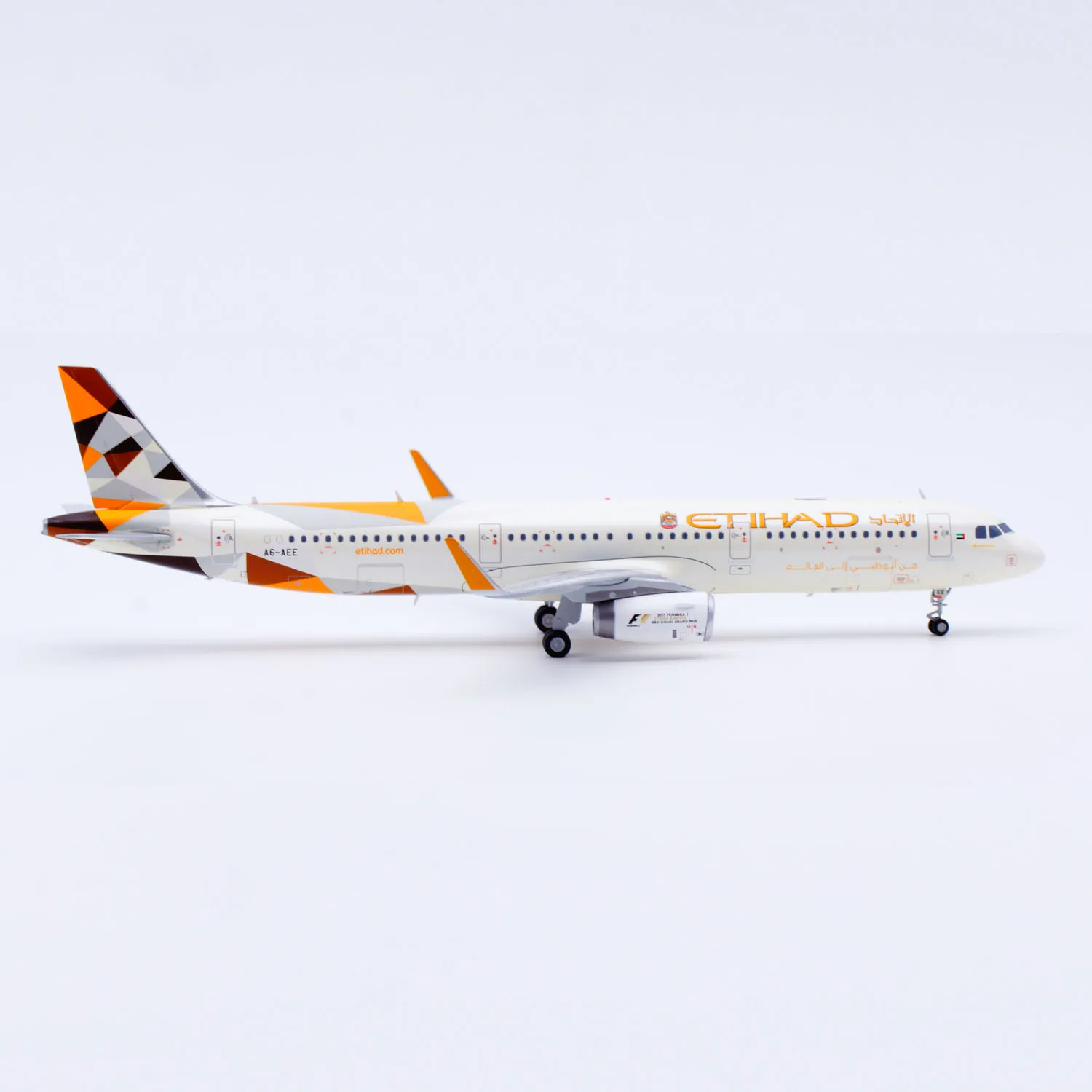 LH2403 سبيكة تحصيل طائرة هدية JC أجنحة 1:200 الاتحاد الخطوط الجوية ايرباص A321 دييكاست نموذج طائرة A6-AEE مع حامل #6