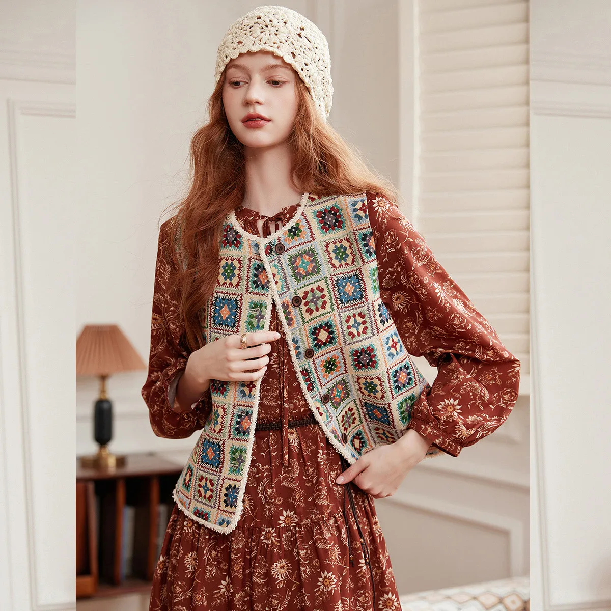 LOUISYAO Indie Folk Jacquard Frayed Vest 2025 Autumn Women Non Stretch Crew Neck Textured Knit Gilet Top