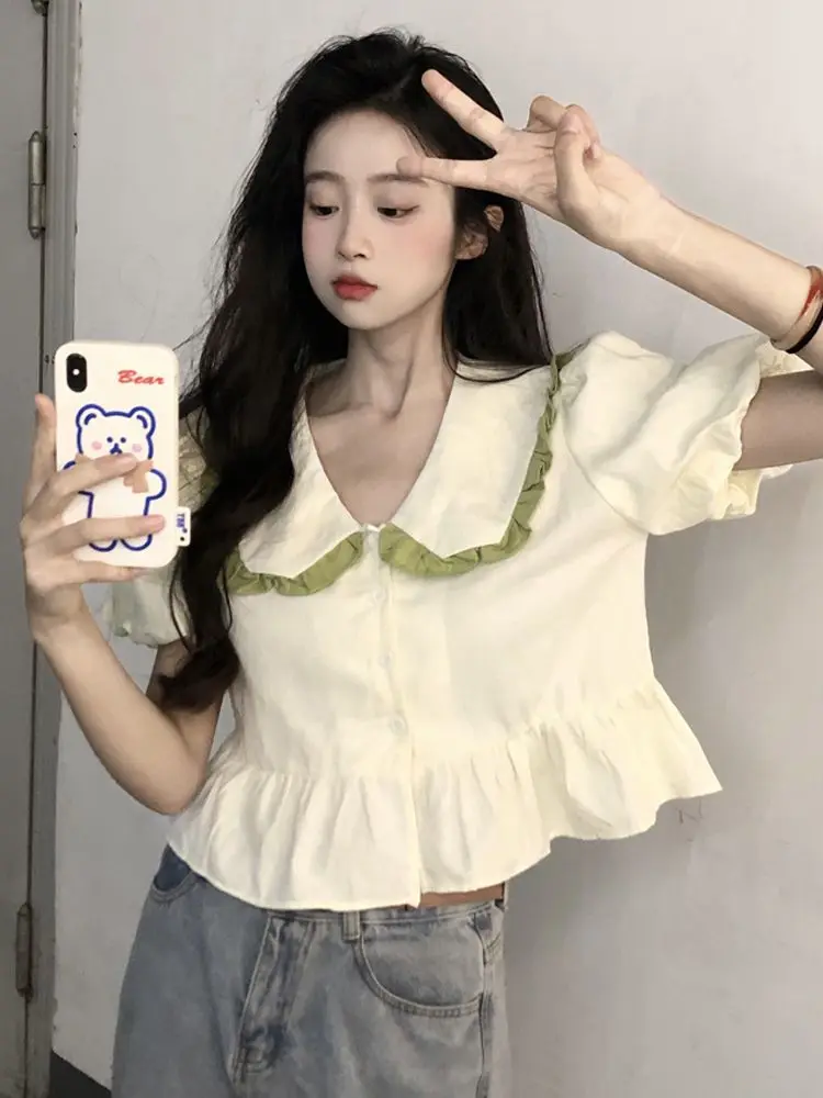 

Шикарный нишевый дизайн для уменьшения возраста и красивой пышной рубашки с короткими рукавами