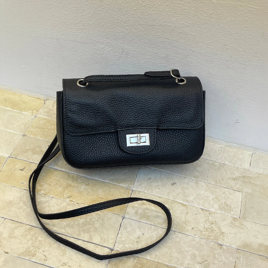 メンディー ソフトペブルドレザー フラップバッグ ヴィンテー - Luxury Bags With Silver Hardware のレビューと価格