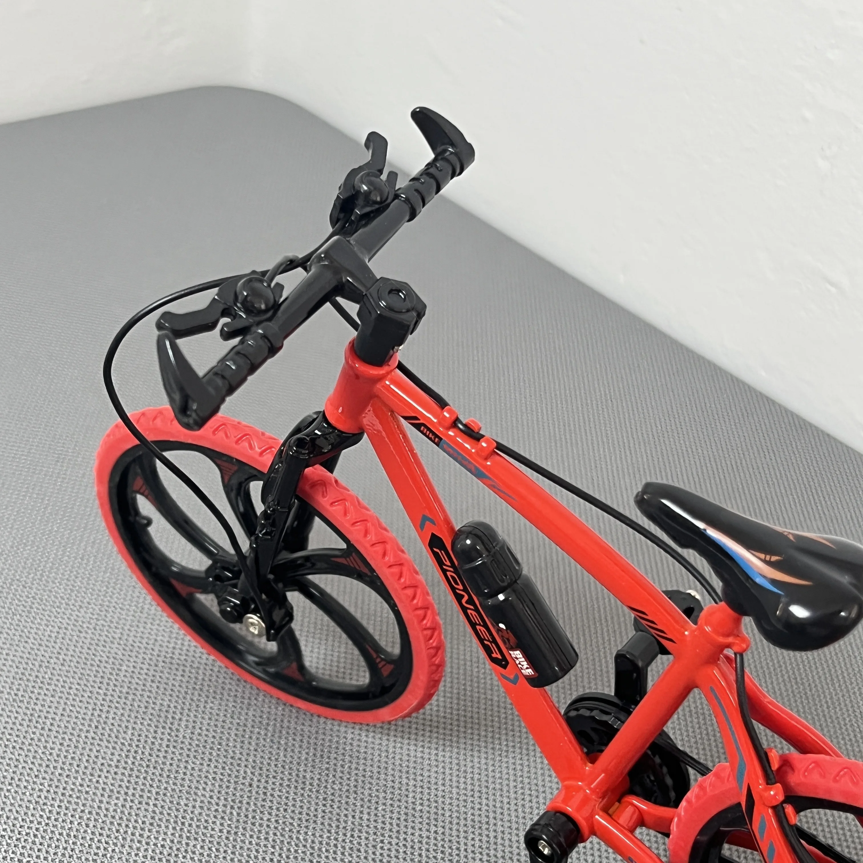 1:8 Mini-Modell Legierung Fahrrad Druckguss Mountainbike Finger Simulation Fahrrad Sammlung Geschenke Mini-Spielzeug