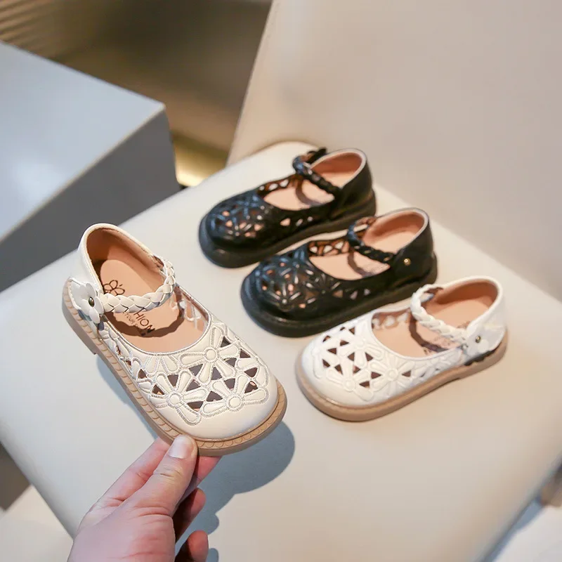 

Новинка 2023 года, кожаные туфли принцессы для девочек, летние детские модные однотонные милые детские танцевальные модельные туфли на плоской подошве с вырезами