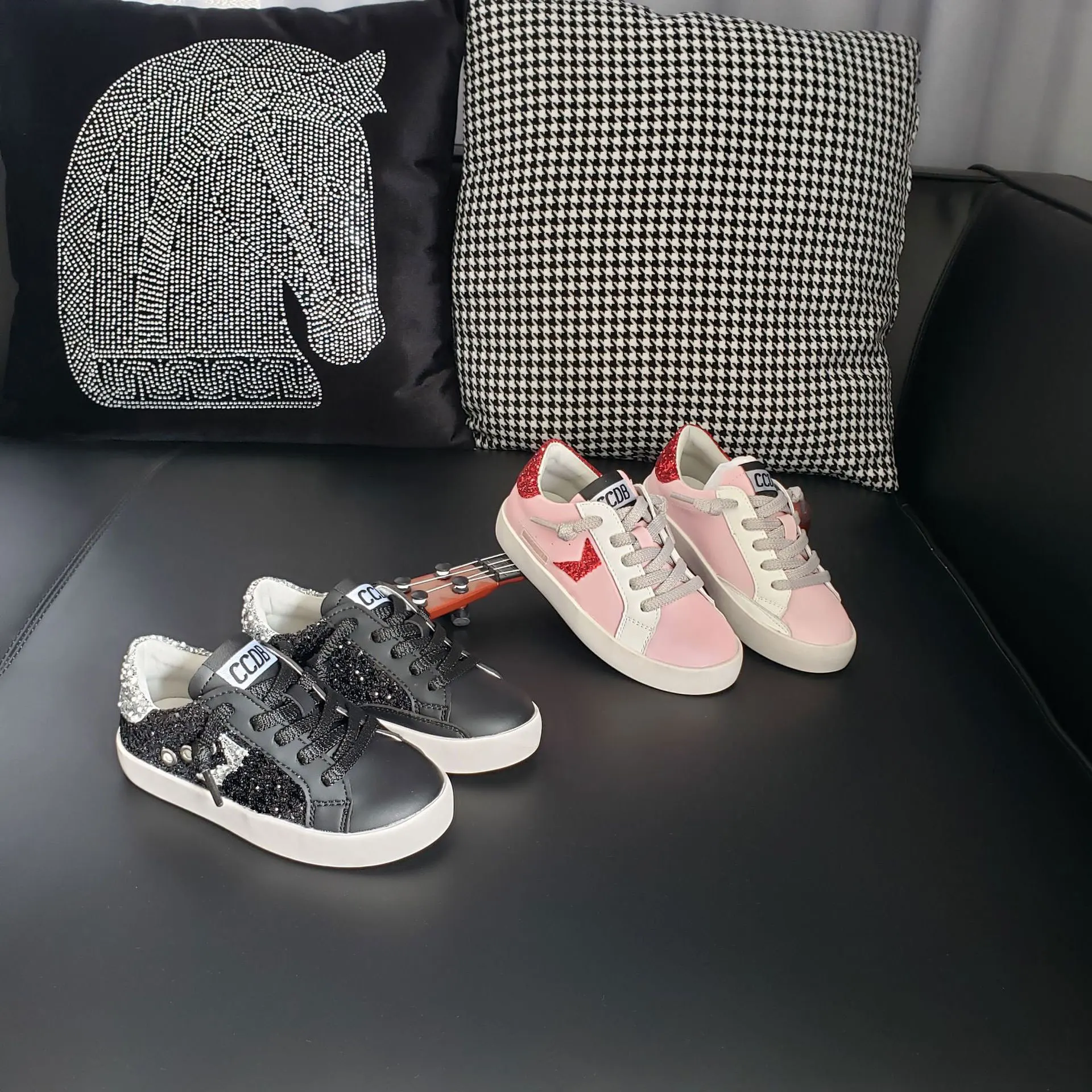 

Children's skateboard shoes casual fashion boy girls non-slip soft sole climbing sports shoes kids school performance party shoe