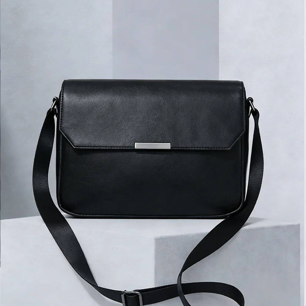 Trendige Umhängetasche für Herren, modisches Design, Schultertasche mit Klappe, luxuriöse Umhängetasche aus weichem Leder, rechteckige Umhängetasche für Herren, Handtasche. – Detail 1