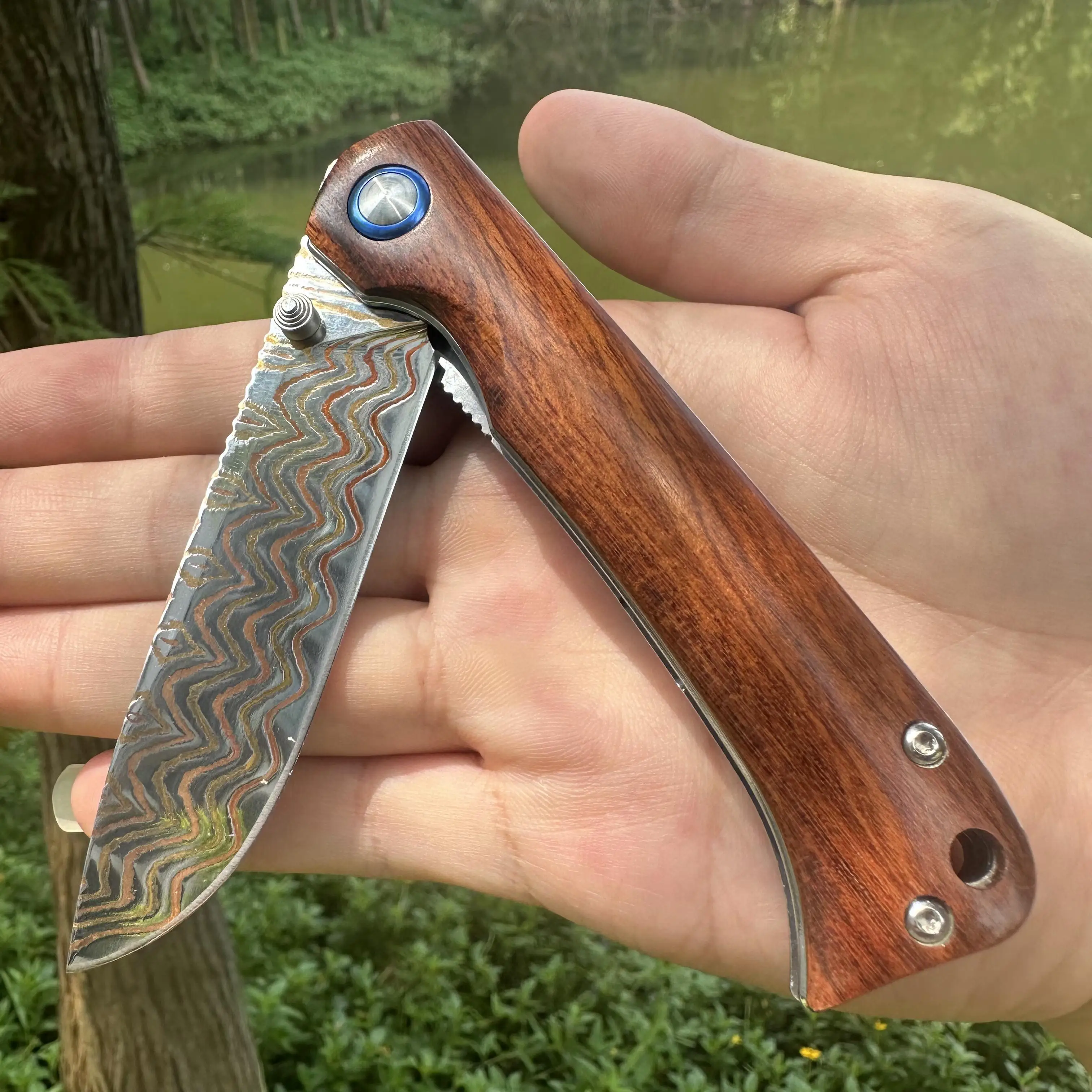 Topwell Master Handmade Folding Knife Perfect Quality 167Layers Copper Damascus Steel Blade Serpentine Wood Handle EDC Outdoor