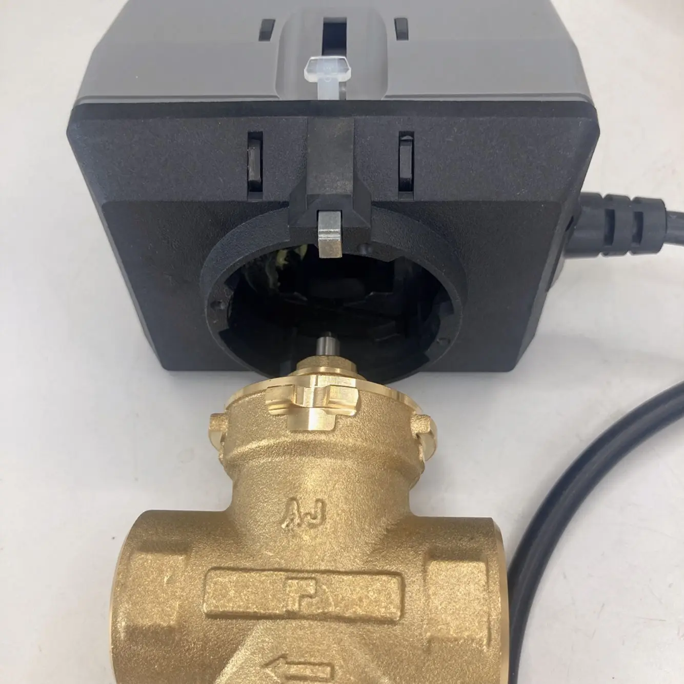 

VC6013APC Fan coil solenoid Electric two-way water VN4013AJC1000T