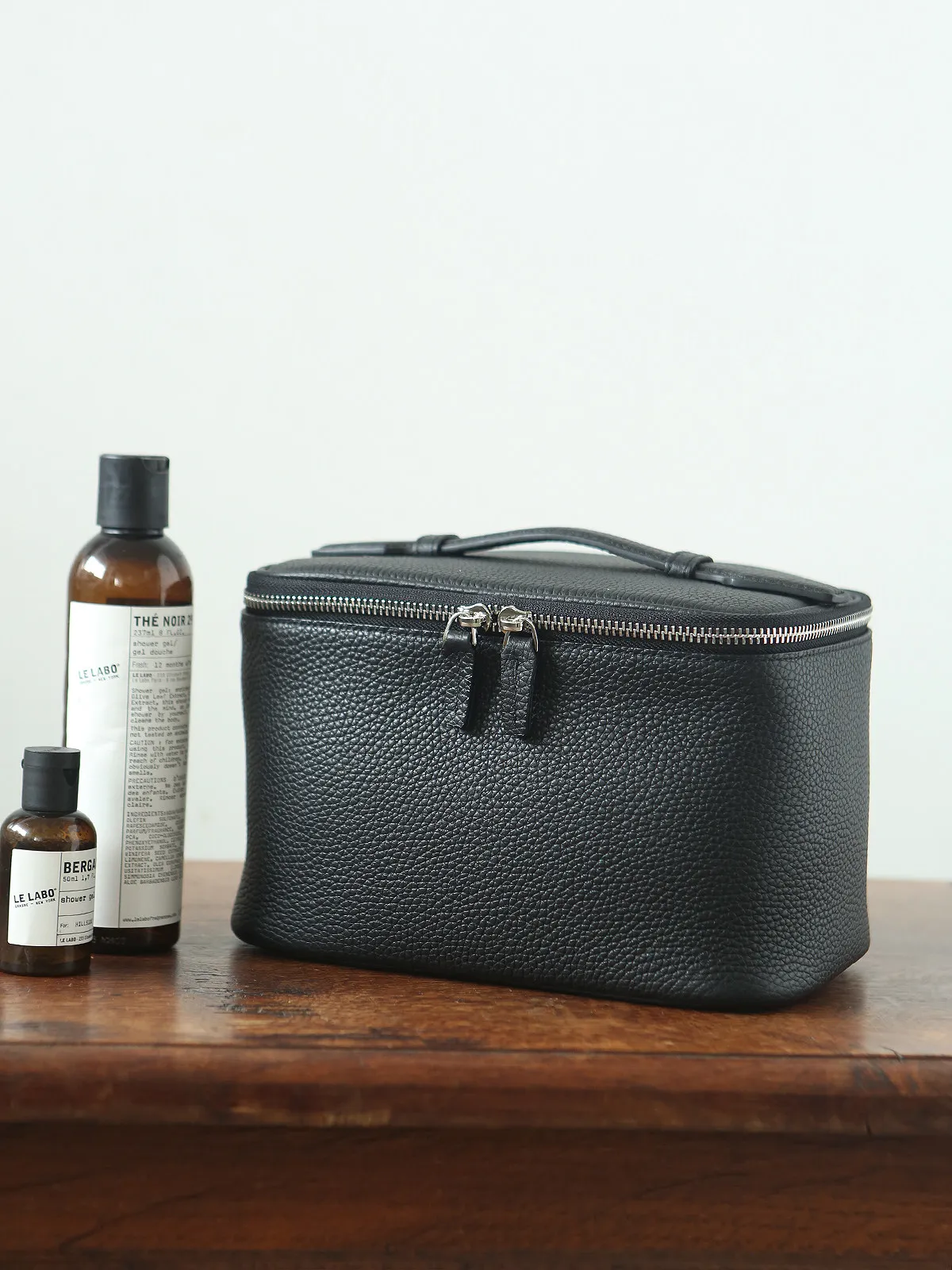 Aidrani Genuine Leather Cosmetic Bag, Extra Large Capacity Toiletry Bag, Cowhide Storage Bag, High-end Portable Travel Pouch