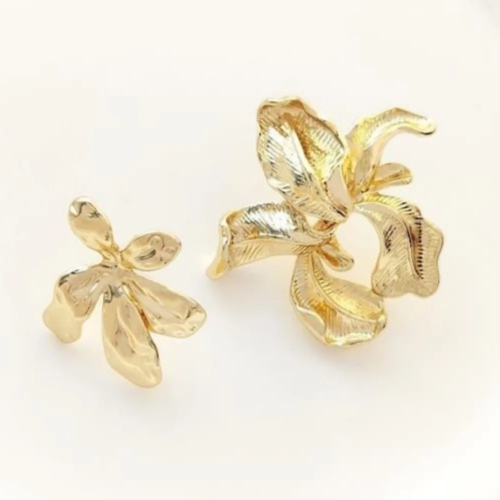 

Copper 14K Gold Color Irregular Flower Stud Earrings with Hanging Ring DIY Handmade Earrings Accessories Material