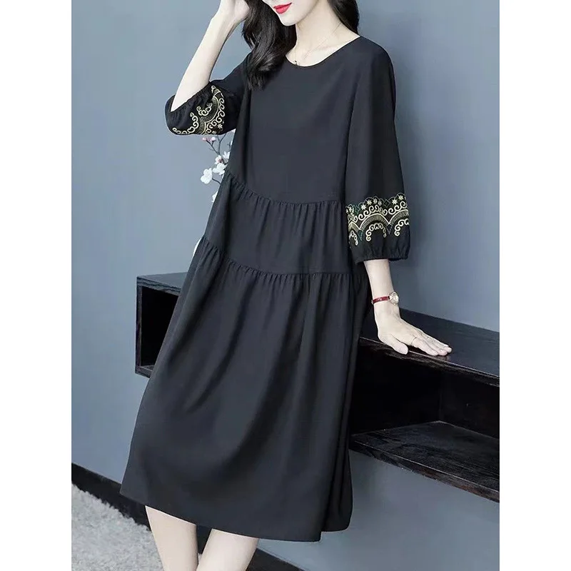 

Fashion O-Neck Loose Folds Embroidery Midi Dress Women Clothing 2023 Summer New Oversized Korean Solid Color Long Dress