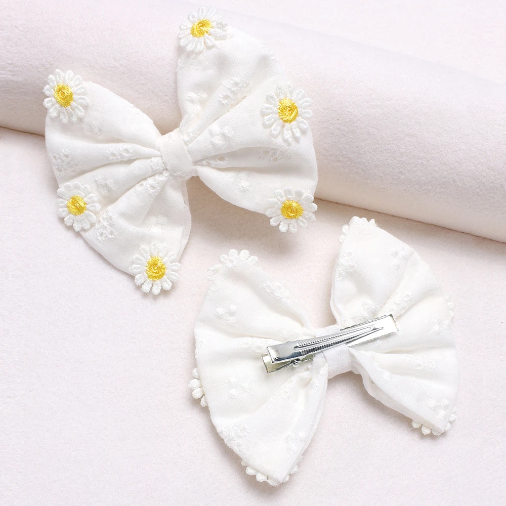 2 PC Daisy Hair Clips Girls White Bow Hair Clips Simple Flower Hair Accessories Hair Clips for Women and Girls Headwear