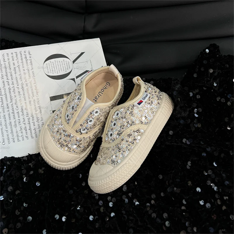 2024 nuove scarpe per bambini autunnali Bling Bling scarpe di tela per ragazze scarpe da ginnastica per ragazzi con suola morbida