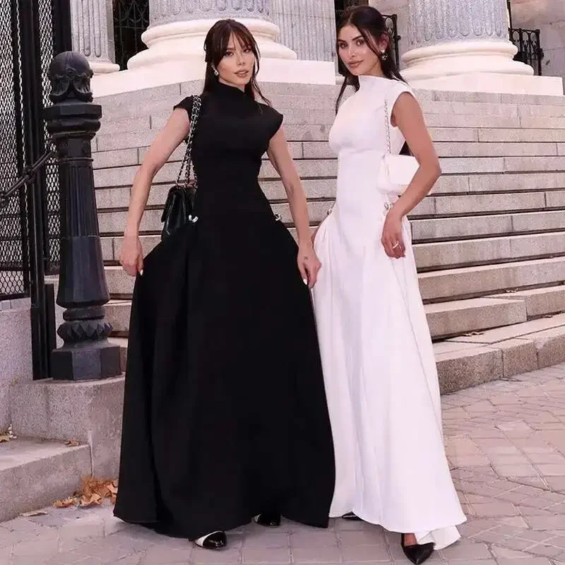 Sommerliches, neues, ärmelloses Damenkleid in Uni-Farbe, tailliert, lässiges Midikleid – Detail 11