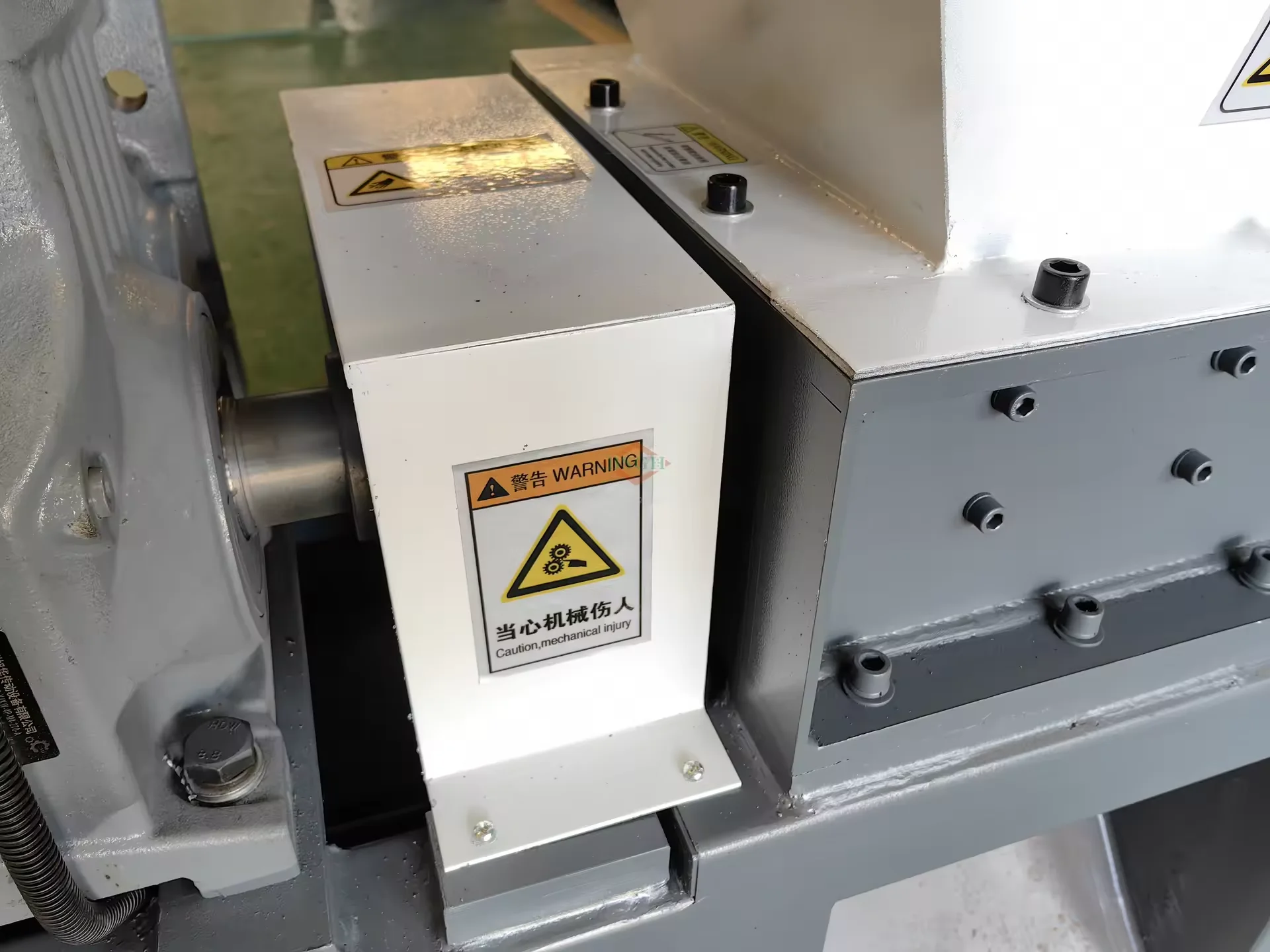 Approval  Plastic Bottle Aluminum Metal Shredder Metal Machine with Customized Color High Efficiency Low Energy Consumption