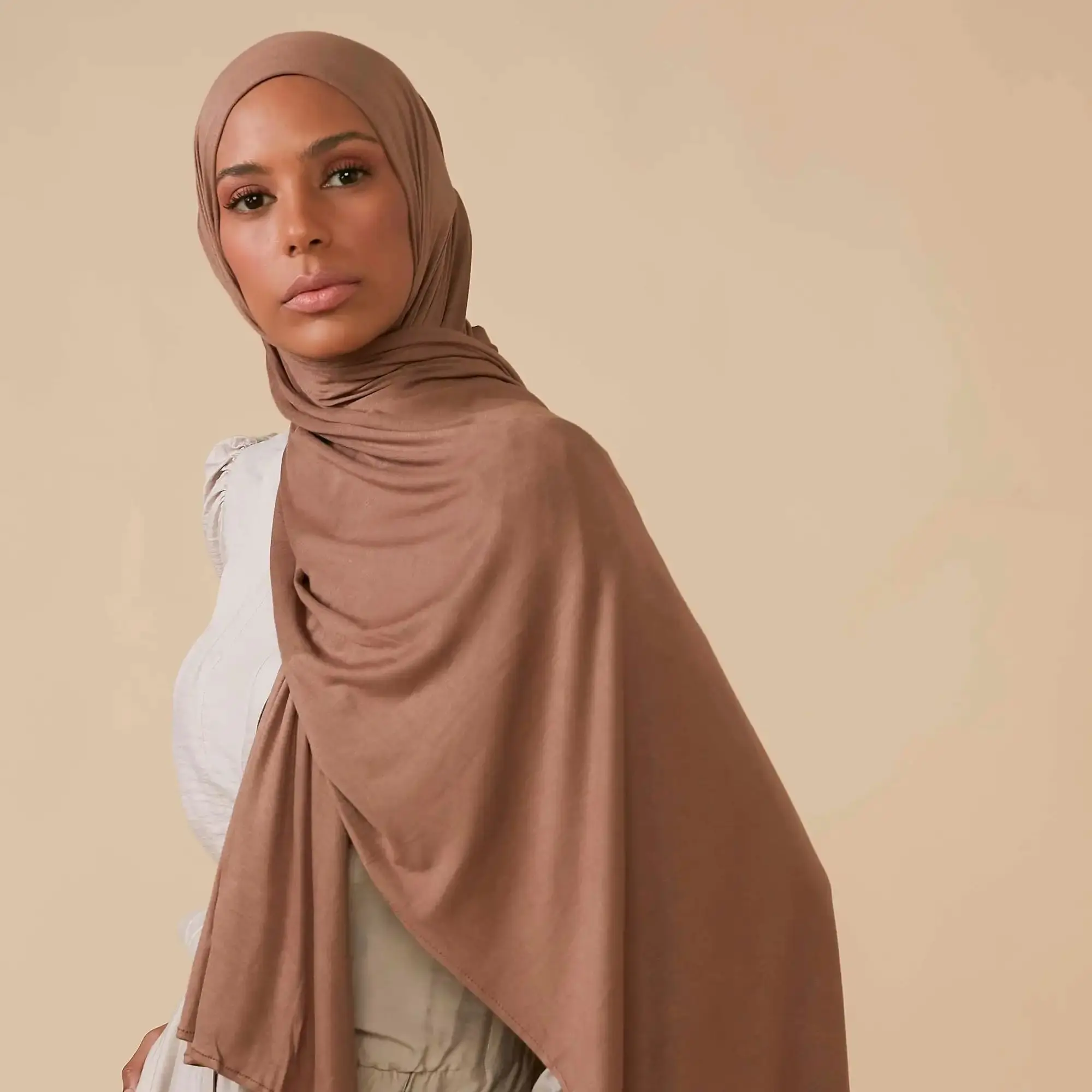 

Hot Selling Muslim Plain Solid Hijab Scarf with Undercap Ready to Wear Jersey Hijabs Shawl Scarves