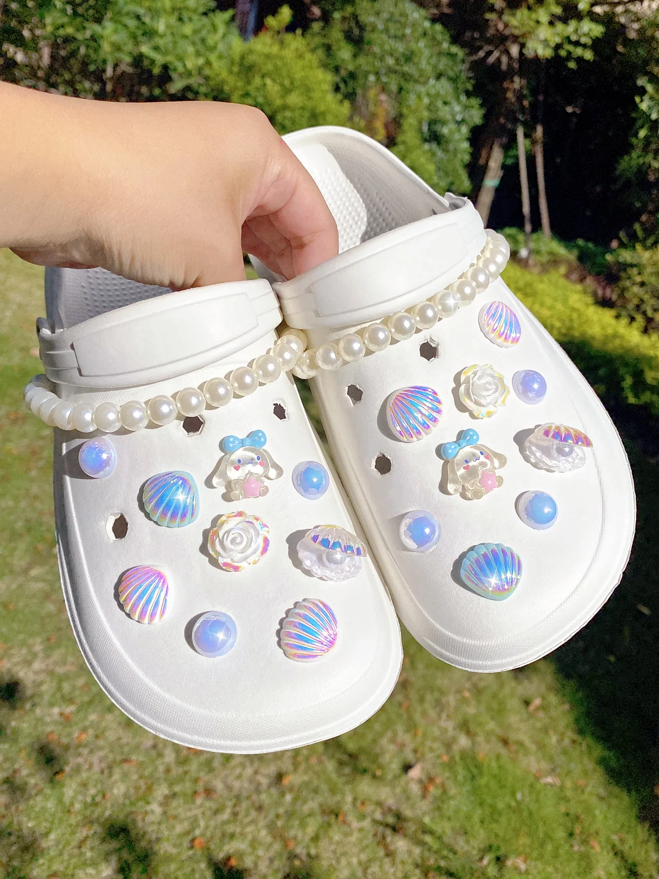 20 piezas de cadena de perlas ABS, perro de jade de dibujos animados, concha blanca, rosa, concha azul, hebilla de zapato de perla ANS, decoraciones DIY, sanda para mujer