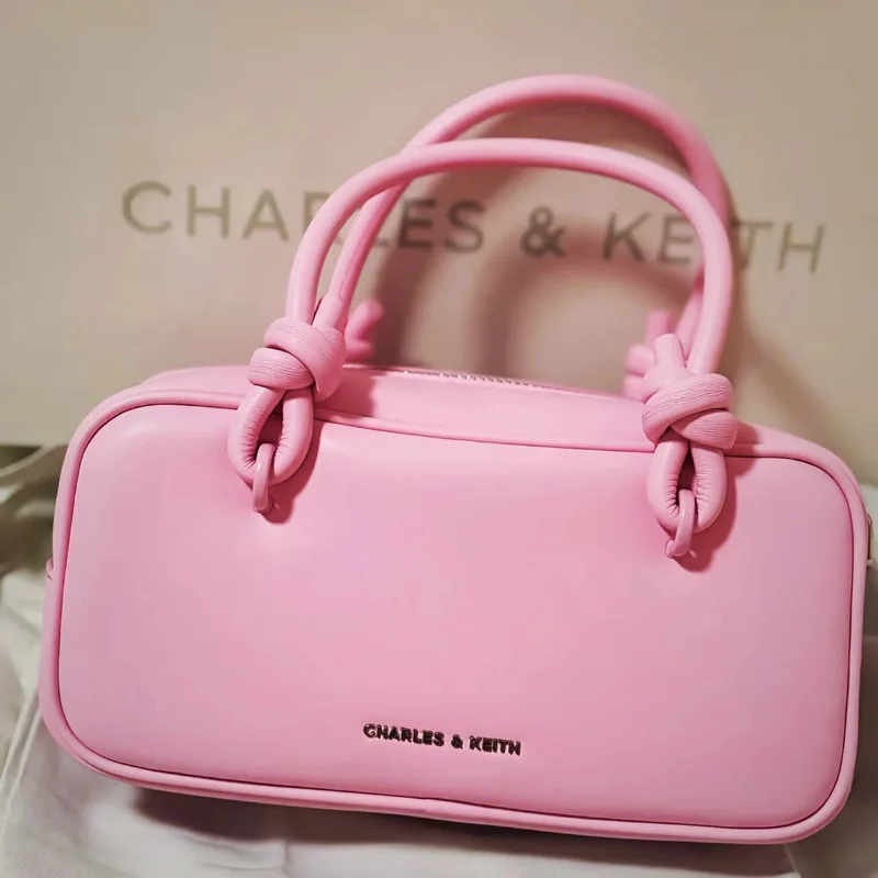 

2025 Small C Home New Portable Boston Pillow Bag Fashion Fudge Bag Premium Light Luxury Shoulder Small Square Bag