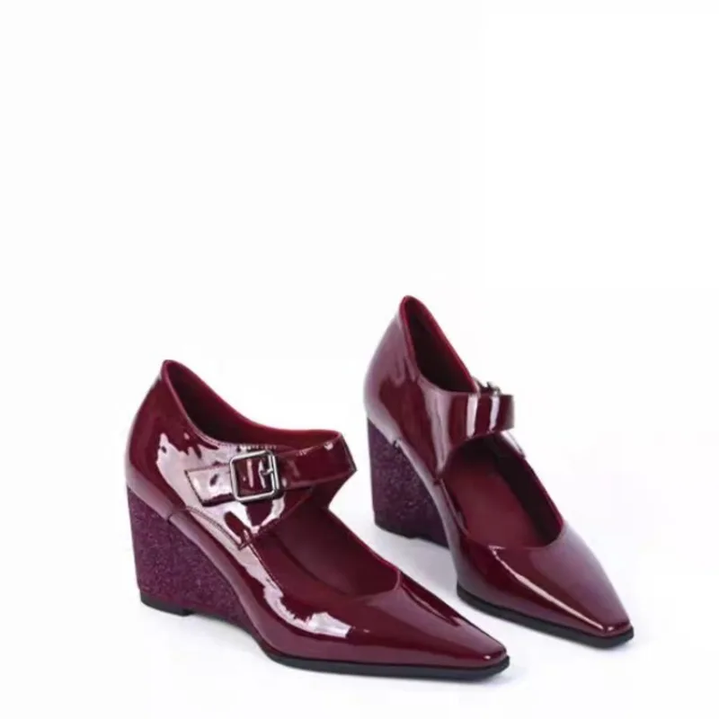 

Square Toe One Strap Wedge Single 2025Fashion Patent Leather Non-Slip Wear-Resistant Heels