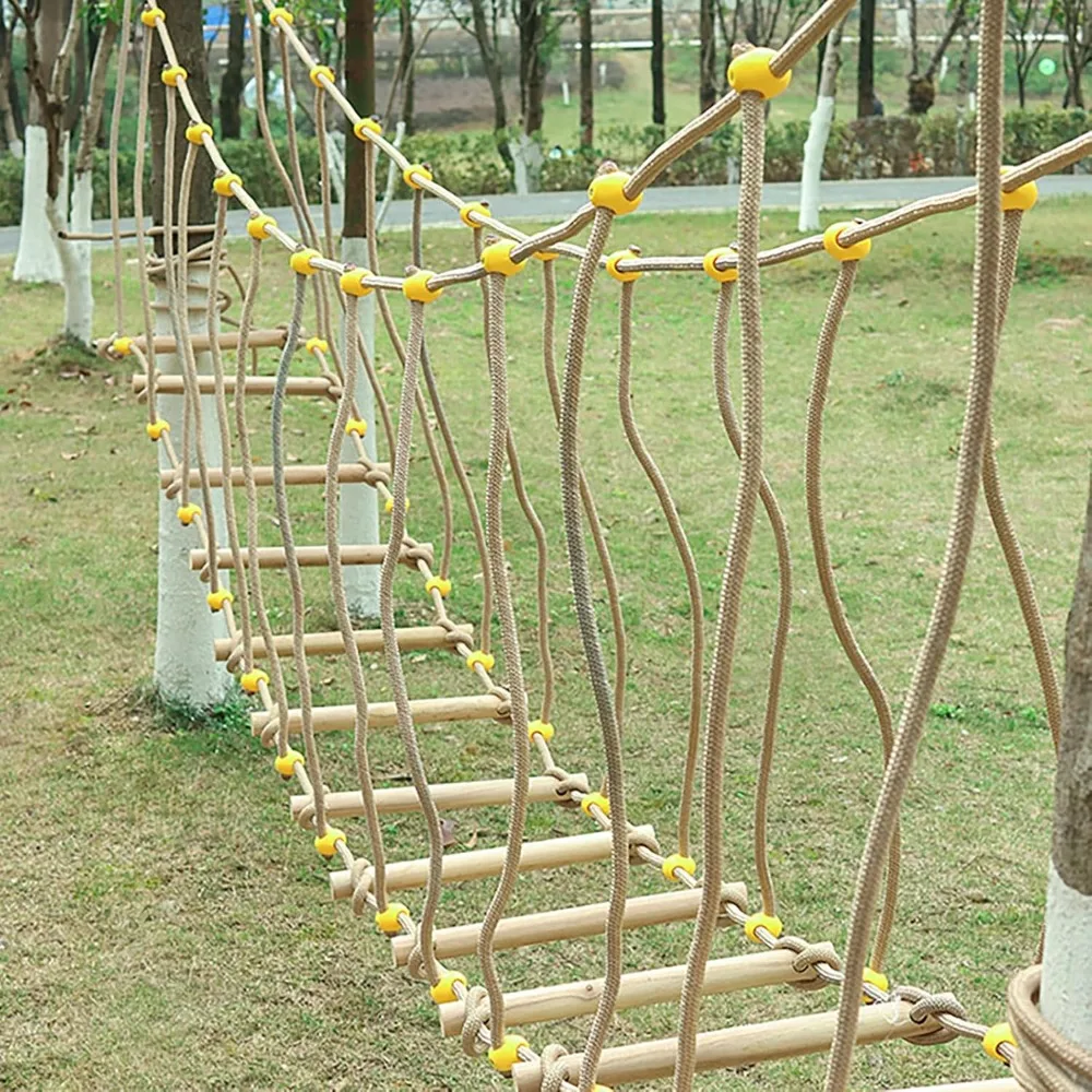 Kindergarten-Körperkrafttraining Armlehnen-Schaukelbrücke Hängebrücke Balancebrücke Holzbrücke Klettergerüst Outdoor-Spielzeug