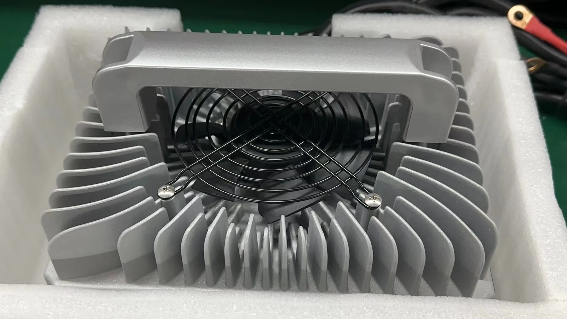 3000W Electric Smart IP67 Waterproof Aluminum Alloy Battery Charger for Lithium Lipo 25s 105V 25A Li-ion Battery Charger 200ah