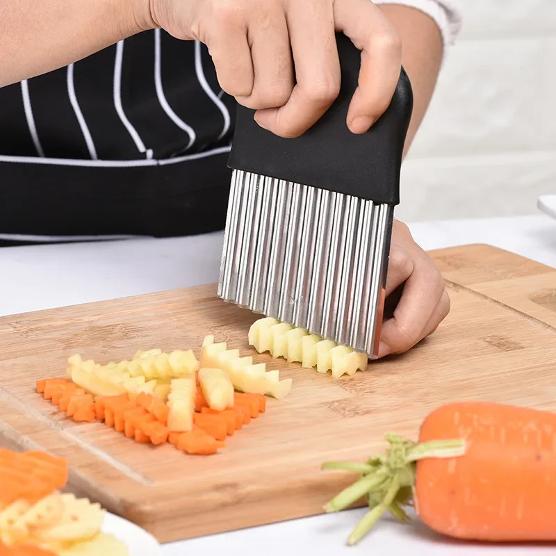 Corrugated knife stainless steel wolf teeth cut potatoes wavy knife kitchen household vegetable cutting artifact fancy slicer