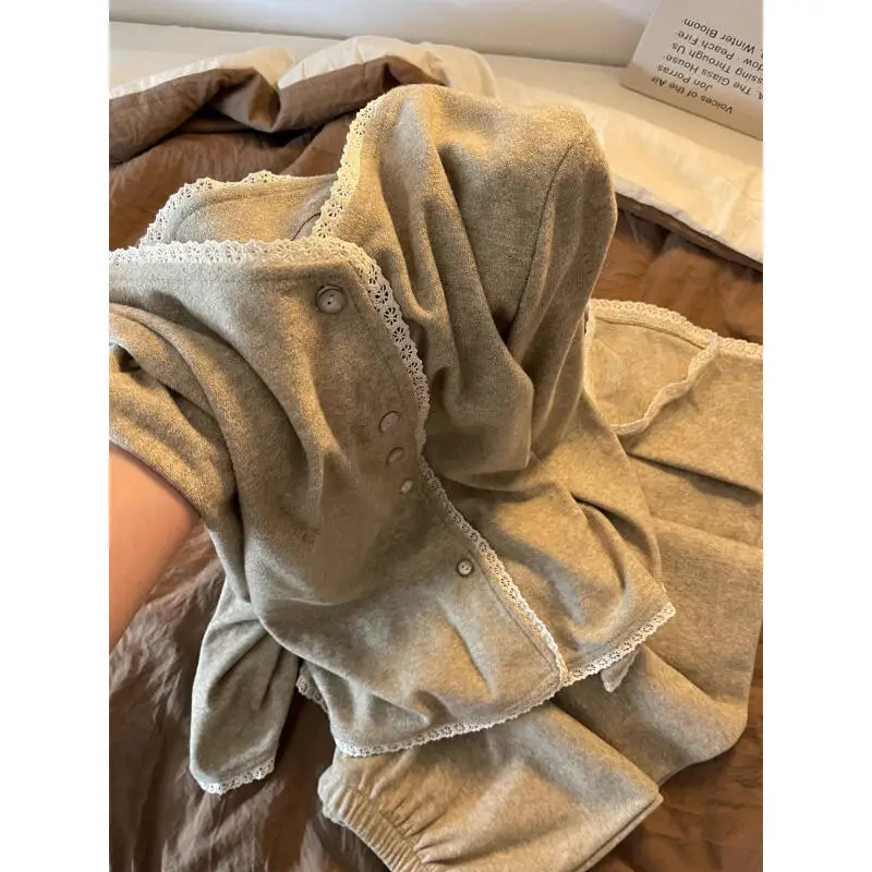 秋冬新作 レディース ホームウェア ソフトな女性用パジャマセット アウターとしても着用可能 ナイトウェア ベルベットフリース パジャマセット 保温性のある寝間着