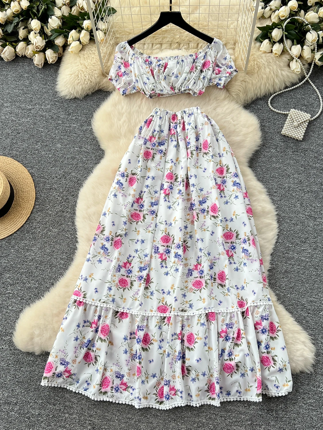 بلوزة صيفية بطبعة زهور مع تنورة نصفية عالية الخصر من الدانتيل، طقم أزياء نسائية للعطلات، بلوزة بكتف واحد وأكمام منتفخة