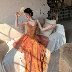 French Sweet and Spicy Style Sling Dress for Sunset-Inspired Retro Oil Painting Smudge Print with Lace Patchwork and V-Neck
