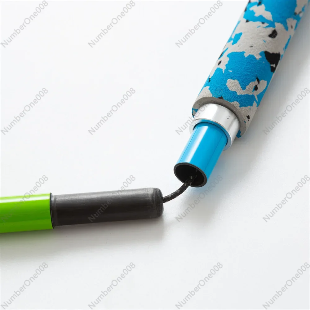 توريد عصا المشي خفيفة الوزن للغاية من ألياف الكربون بخمسة أقسام قابلة للطي للتسلق على الطرق الوعرة