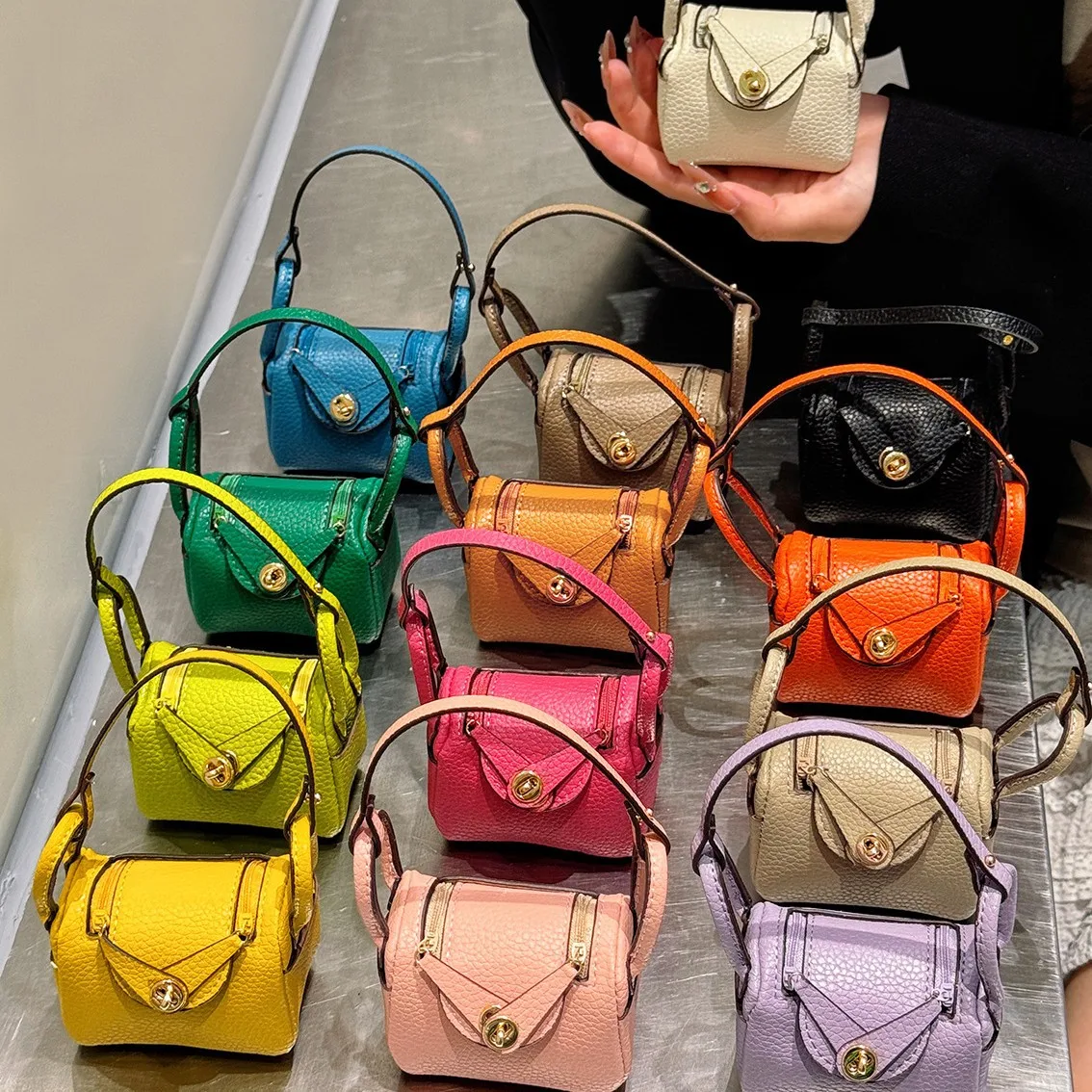 Mini bolso con colgante para auriculares, llavero, accesorios para bolso, llavero decorativo para coche, decoración colgante, bolsa de cosméticos de pedaje bonito