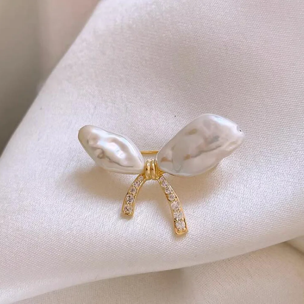 

Irregular Pearl CZ Bow Shape Women's Brooch Fashion Luxury Zircon Metal Lapel Pins Clothing Jewelry Accessories Woman Gift