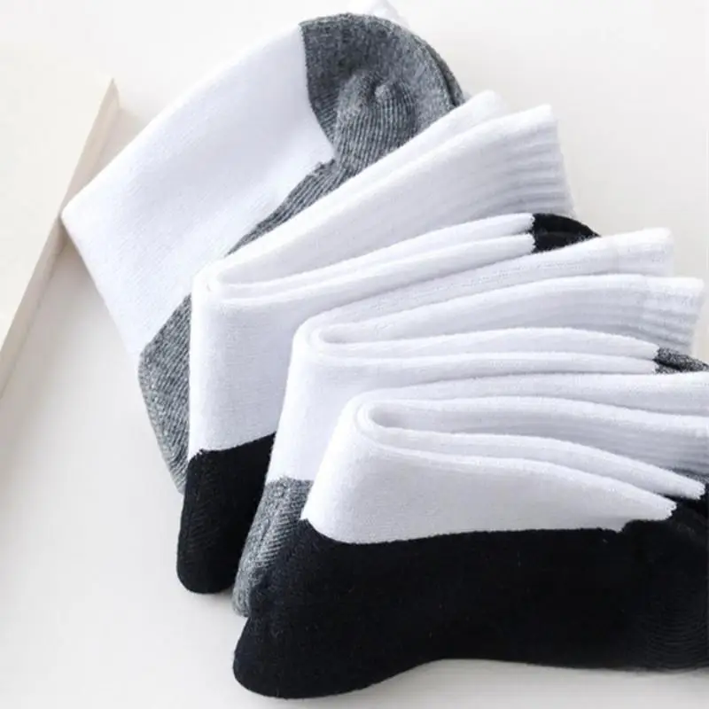 5 Paar Kinder-Schulsocken, einfarbig, für Jungen und Mädchen, Sportsocken, mittelhohe Schaftlänge, aus Baumwolle, atmungsaktiv, weiß, für Kinder von 1 bis 12 Jahren. – Detail 4