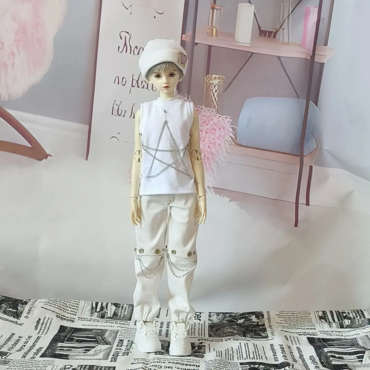 BJD 4-teiliges Set aus ärmelloser Weste mit schwarzer oder weißer Kette, personalisierte Arbeitshosen und Mütze mit Kette, vielseitig einsetzbar für Männer und Frauen