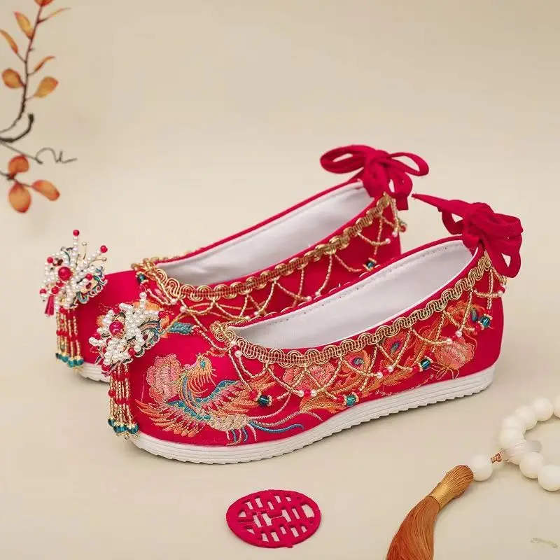 

New Woman's Chinese Traditional Style Embroidered Bridal Shoes Shallow Slip-On Flat Sole Retro Red Wedding Shoes Hanfu Shoes