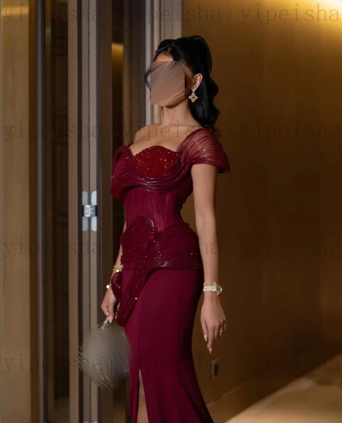 カスタマイズされた恋人フォーマルイブニングドレスプリーツバックレスビーズサイドスリットマーメイドウエディングドレススイープトレインロングパーティードレス