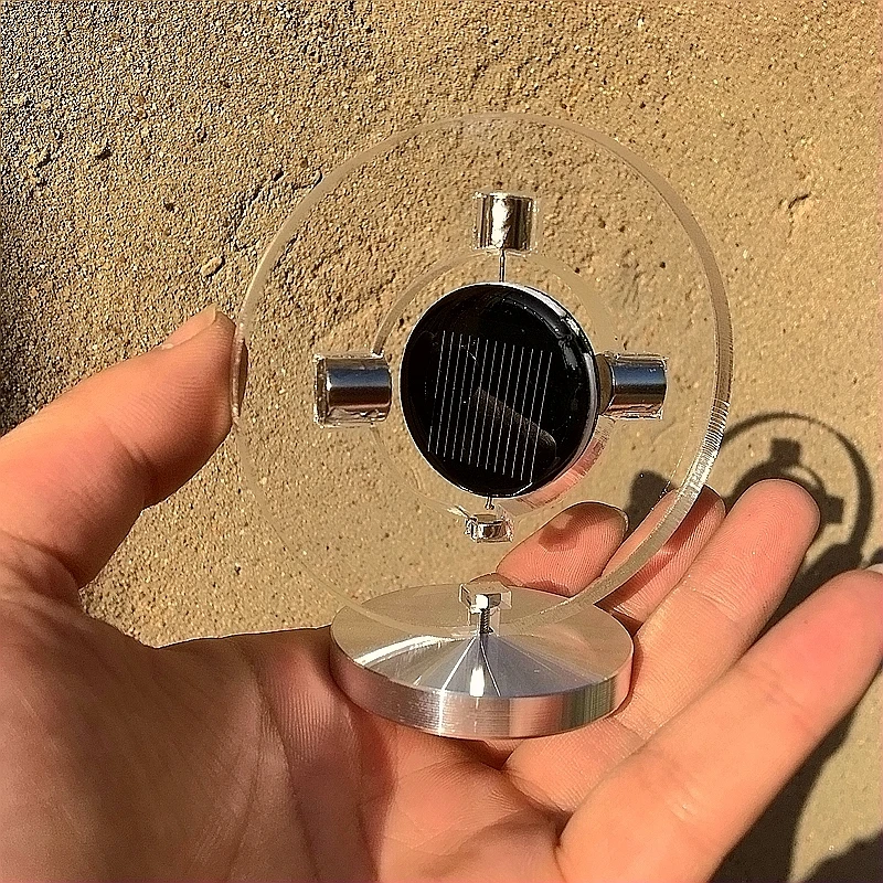 Decorazione da scrivania con motore a levitazione magnetica creativa ad alta intensità sensibile alla luce ad energia solare