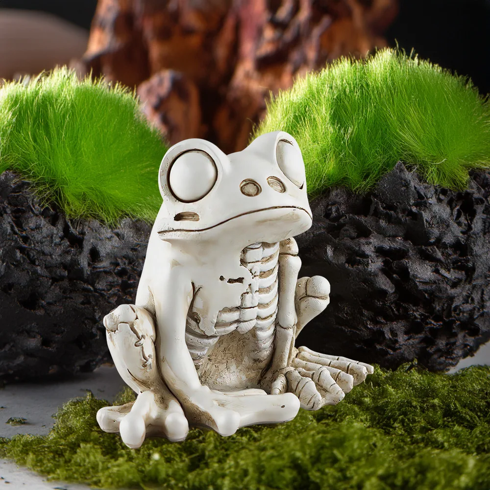 

Halloween Skull and Frog Sculpture, Realistic Frog Skeleton Statue, Halloween Yard Decorations for Home