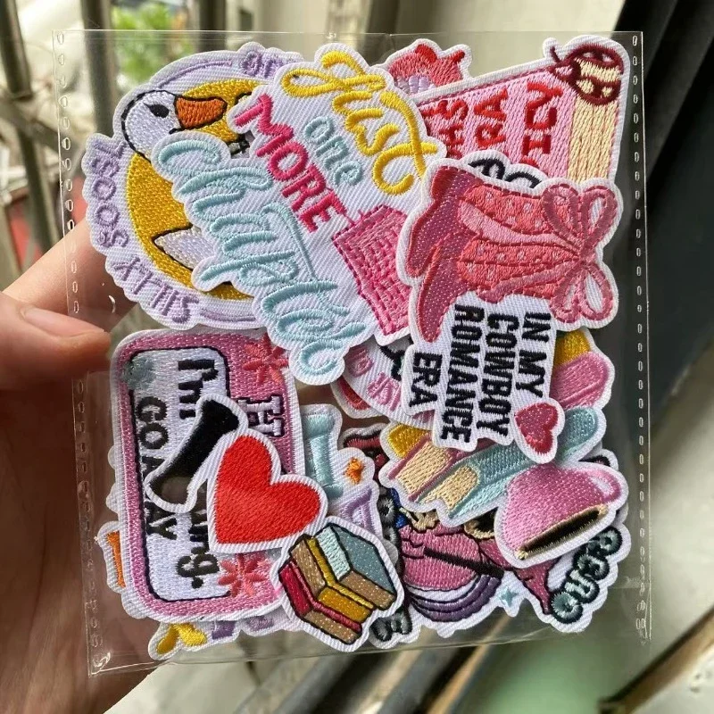 Libro Ricamo Adesivo in stoffa Lettura Teschio Patch Adesivo Vestiti Decorazione Borsa Capitolo ricamato Zai Love Learning Chapter