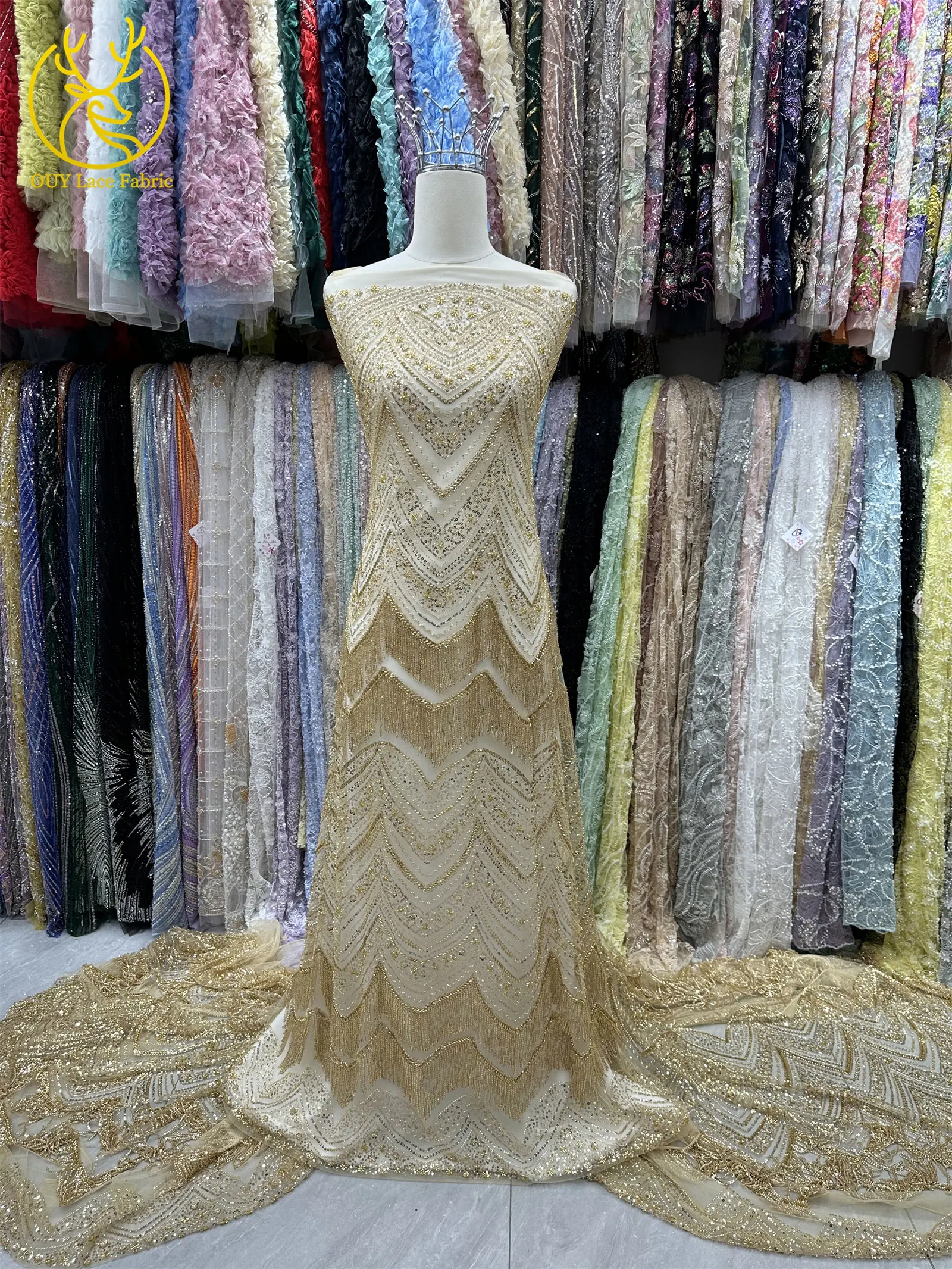 Hochwertiger 3D-Quasten-Perlen-Spitzenstoff, goldfarbener afrikanischer Perlen-Pailletten-Spitzenstoff, französische Tüllspitze für Hochzeitskleider, 5 Yards – Detail 7