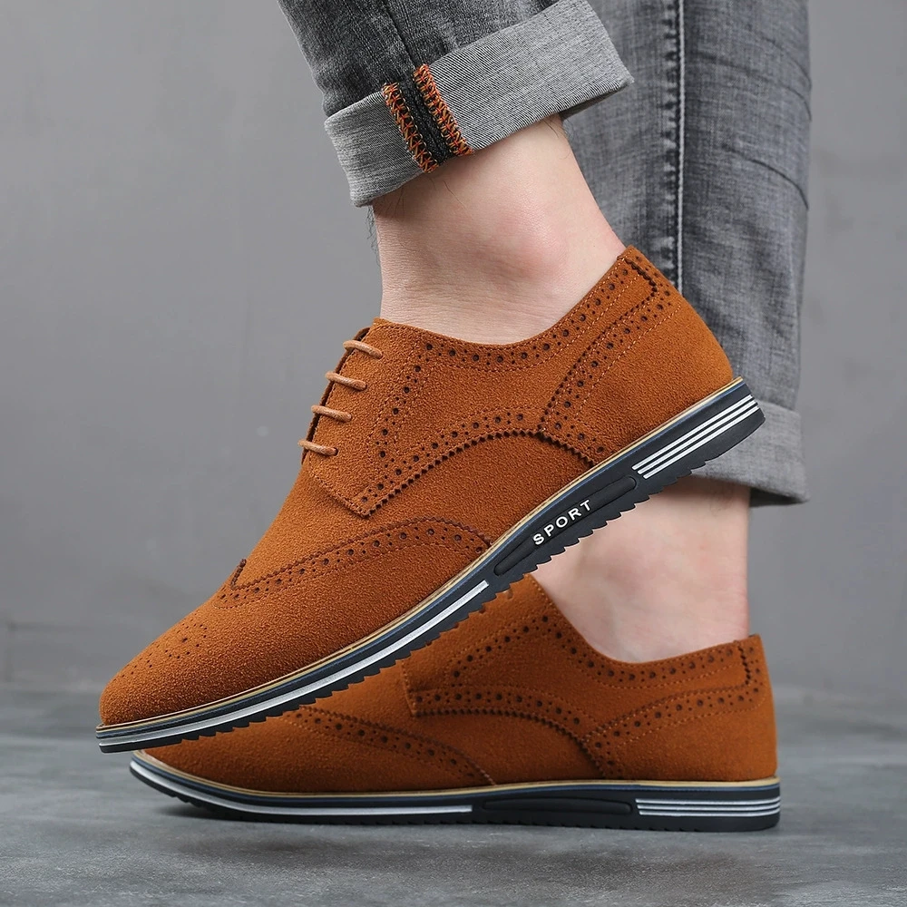 

New 2025 Designer Men's Suede Leather Brogues Shoes Fashion Men Casual Daily Gentleman Leisure Shoes For Man
