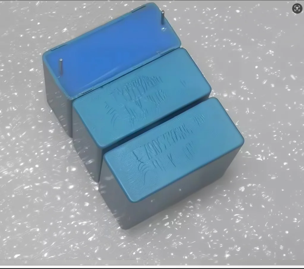 300V 5UF 300VAC 5μF 700VDC Copper-plated Film Capacitor B32794D3505K Dimensions: 32*14*24mm