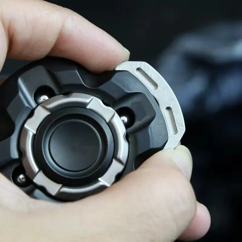 TQ Kaijia Edelstahl Fidget Spinner EDC Hand Spinner zur Stressabbau ADHS Fokus Werkzeug & Angstlinderung Spielzeug Kreatives Geschenk