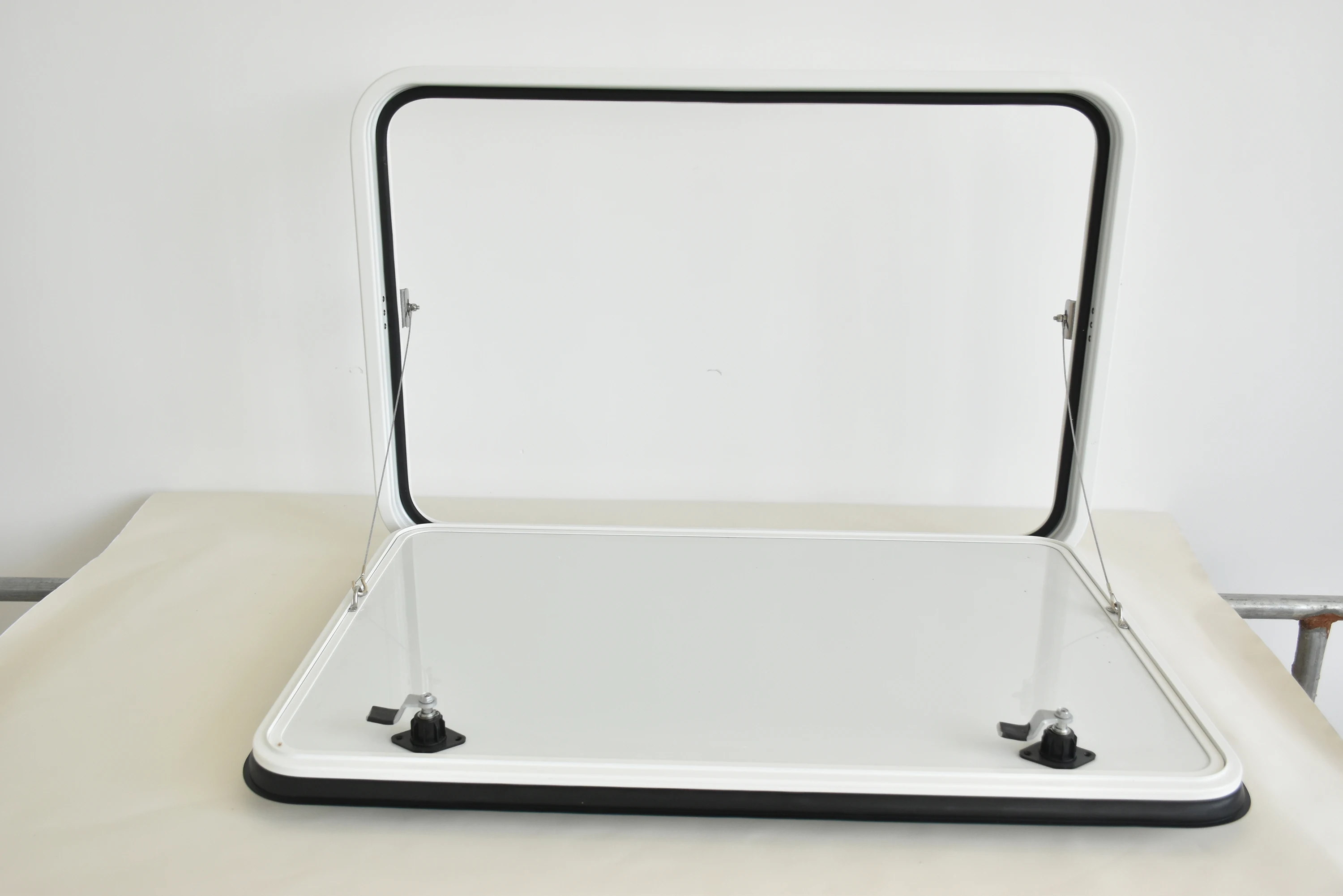 Puerta de carga RV con marco de aleación de aluminio de alta calidad, puerta lateral RV, puerta de maletero RV