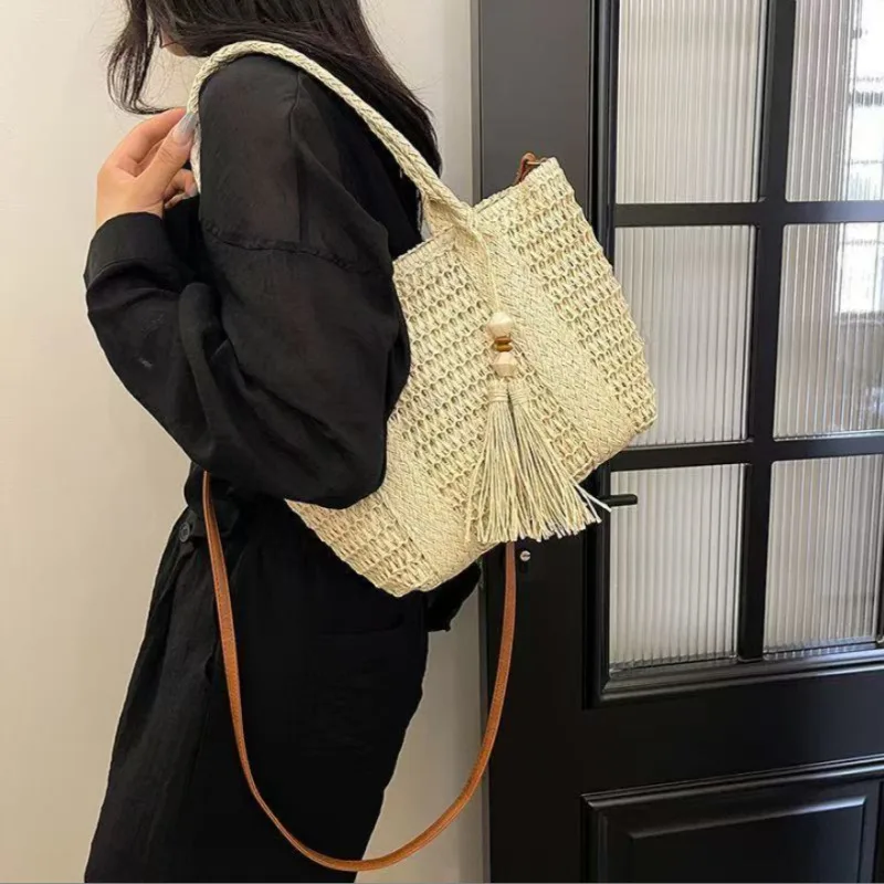 New Style Women Straw Woven Handbag Large Capacity Tassel Beach Shoulder Crossbody Bag Summer Vacation Bags