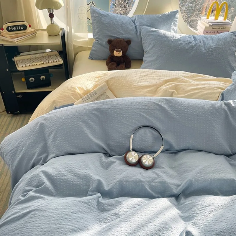 

Новый однотонный комплект из четырех предметов: постельное белье, пододеяльник, комплект простыней, трехпредметный комплект для студенческого общежития на весну и осень.