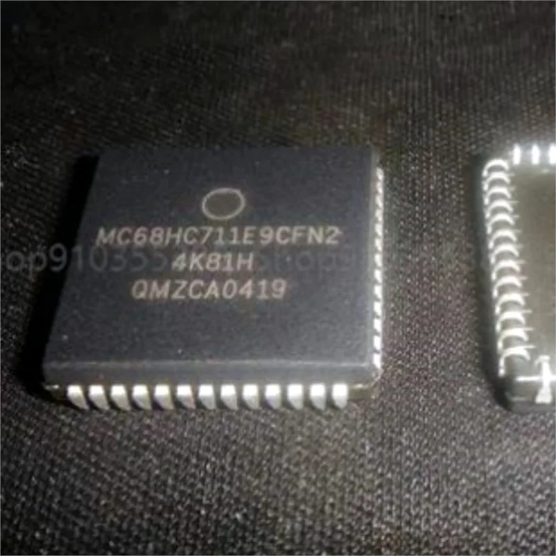 

10PCS New MC68HC711E9CFN2 PLCC52