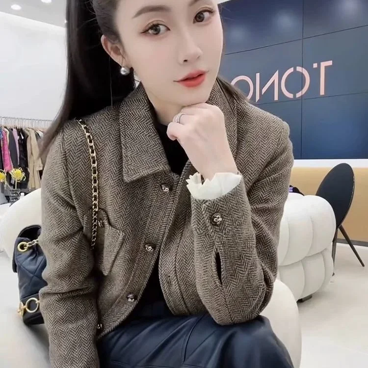 

Xiaoxiangfeng шерстяное пальто женское, весна-осень 2026, новая высококачественная куртка, темпераментная верхняя одежда, короткий костюм, верхняя одежда, женский топ