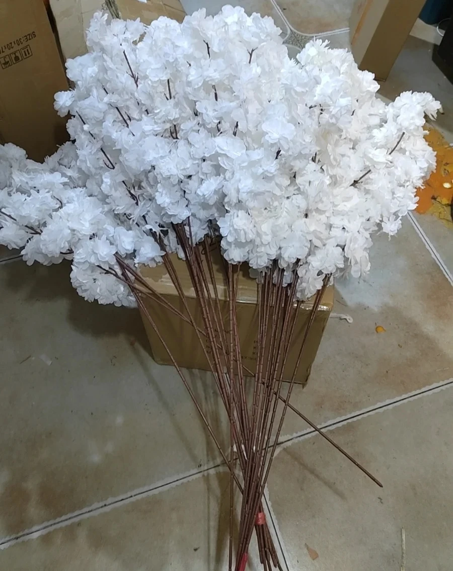 50-600 Stück 140-köpfige künstliche Blumen, Kirschblüten, Hochzeitsbogen-Dekoration, Kunstblumen, Seidenhortensien, weiße Zweige, Heimdekoration – Detail 4
