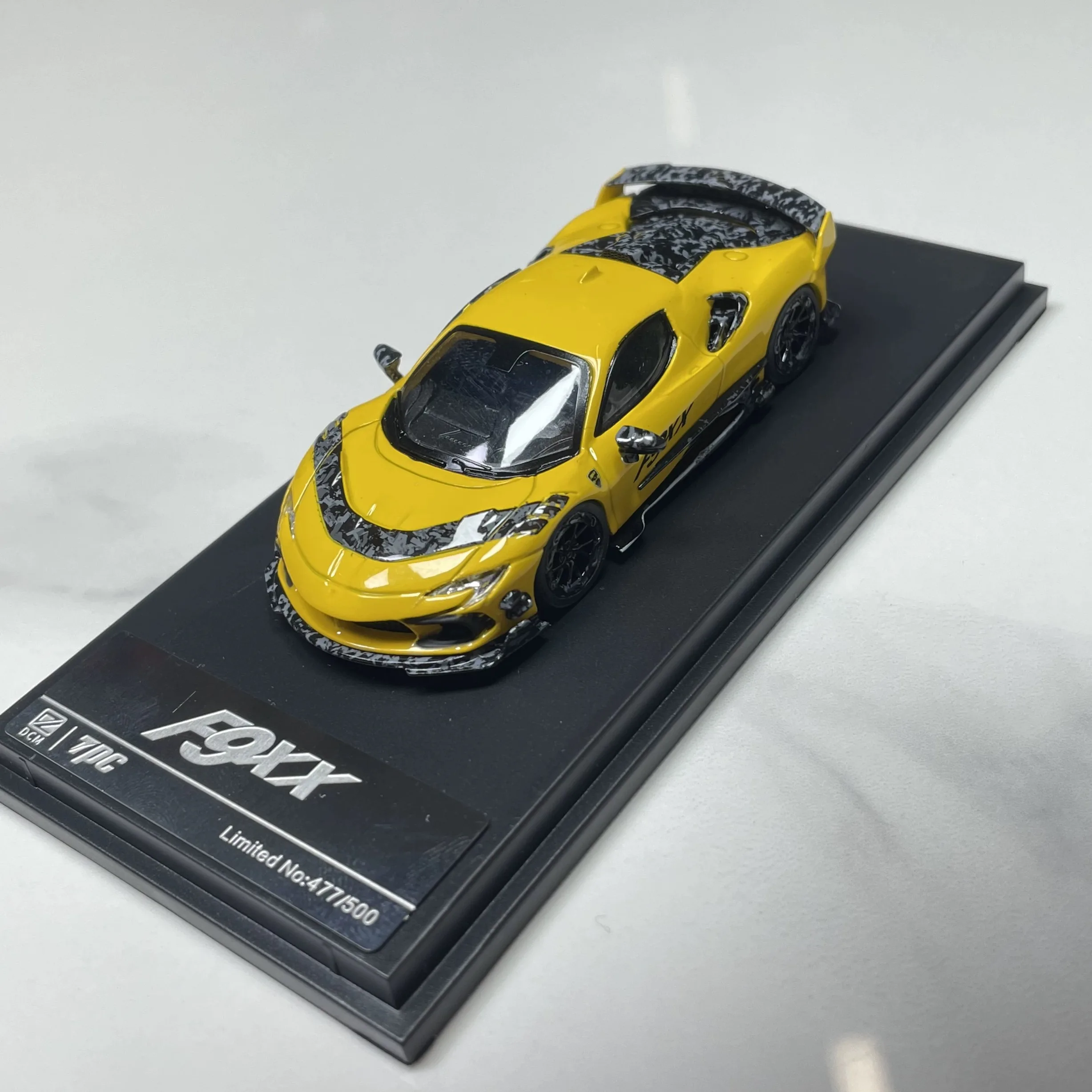 DCM&TPC 1:64 SF90 F9XX Kolekcja odlewów, model samochodu w skali, prezent