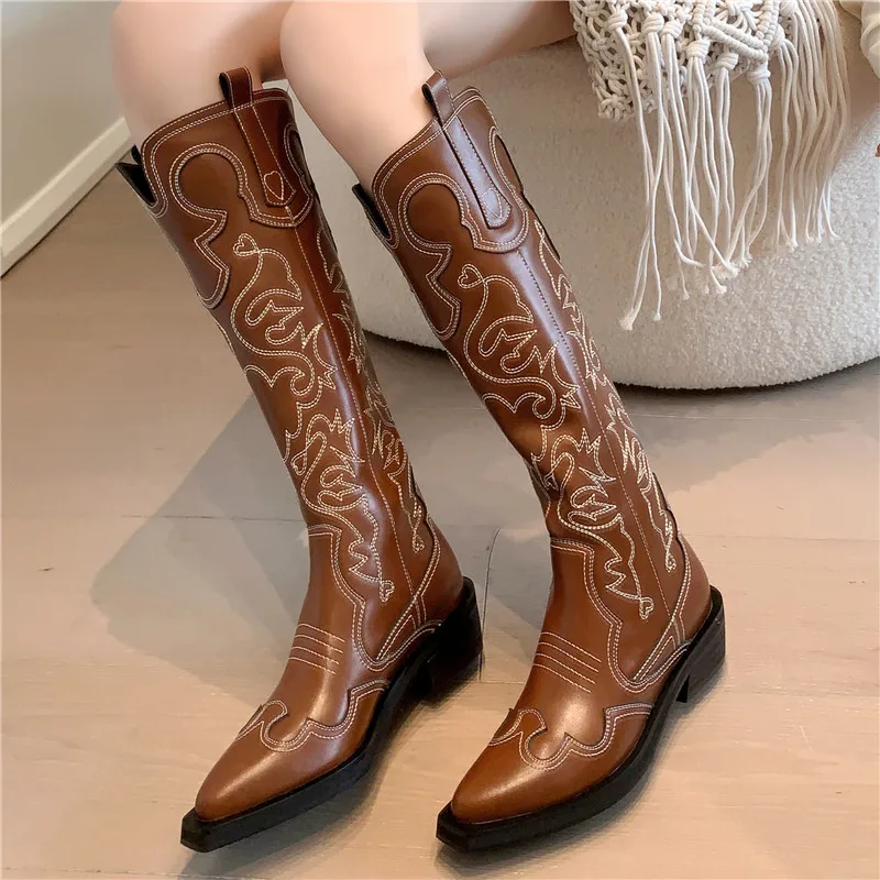 Retro Embroidered Women\'s Western Boots Autumn And Winter New Cowhide Square Head Thick Mid Heel Women\'s Knee Long Knight Boots