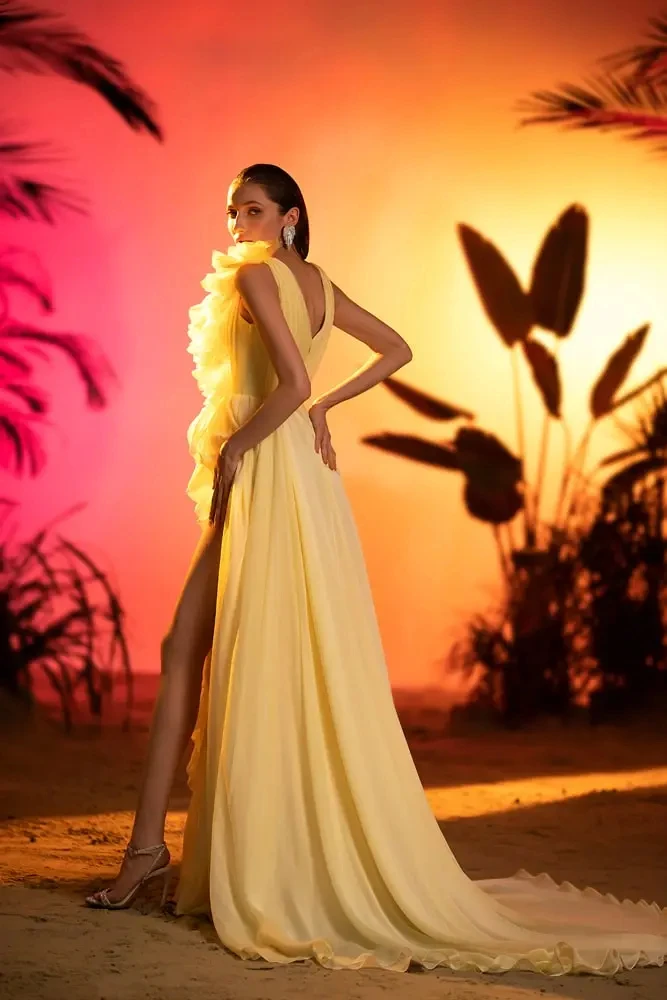 Fashion Celebrity Yellow Organza Sleeveless Ball Gown Ruffled High Slit V Neck Formal Special Occasion Evening Gown